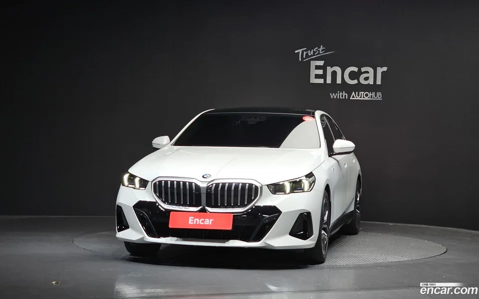 BMW 5 Series 520i M 2024 — миниатюра 3