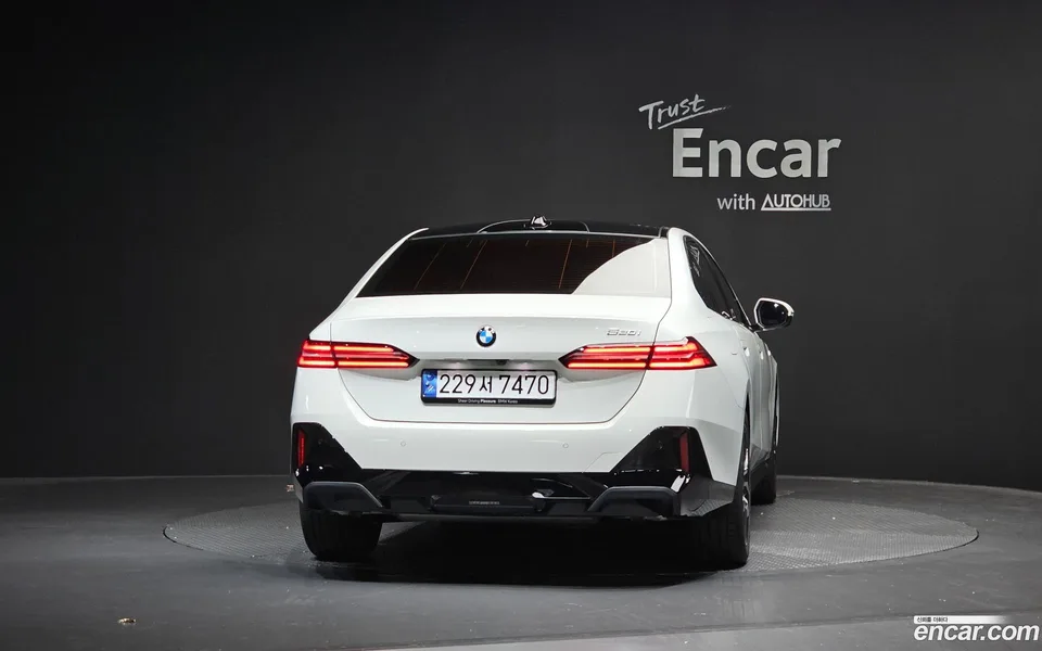BMW 5 Series 520i M 2024 — миниатюра 4