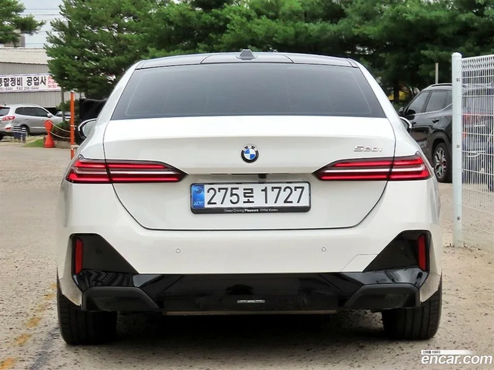 BMW 5 Series 520i M 2025 — thumbnail 4