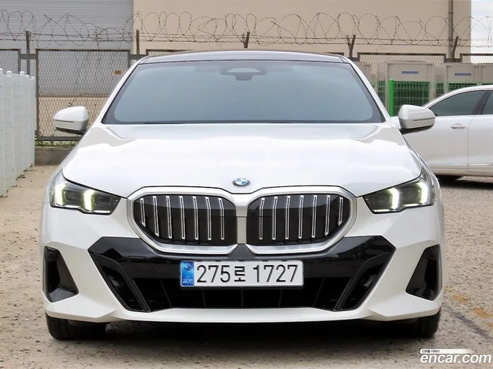 BMW 5 Series 520i M 2025 — photo 1, buy with delivery to Moscow