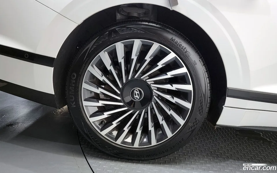 Hyundai Grandeur Hybrid 2024 — thumbnail 2