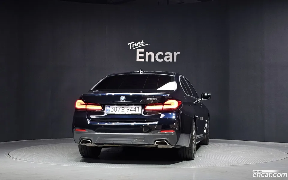 BMW 5 Series 520i M 2022 — thumbnail 4