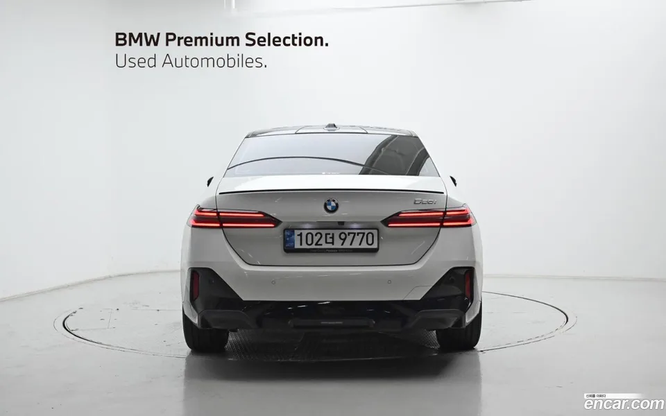 BMW 5 Series 520i 2024 — thumbnail 4