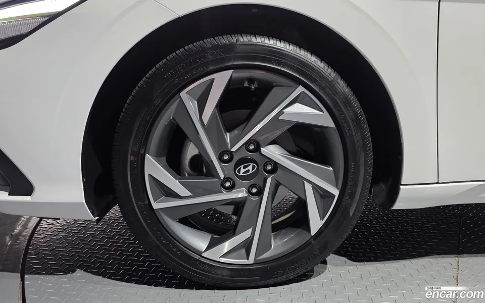 Hyundai Avante CN7 1.6 2023 — thumbnail 2