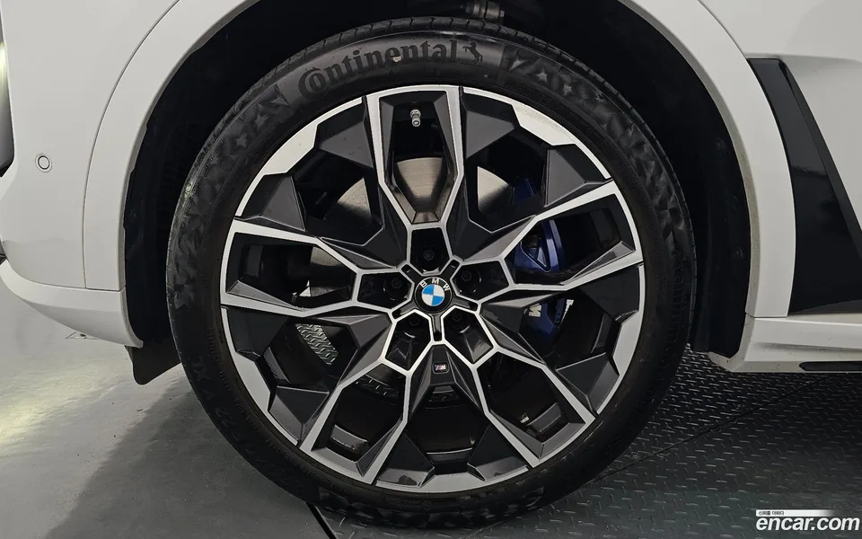BMW X7 xDrive 40d M 7 2025 — миниатюра 5