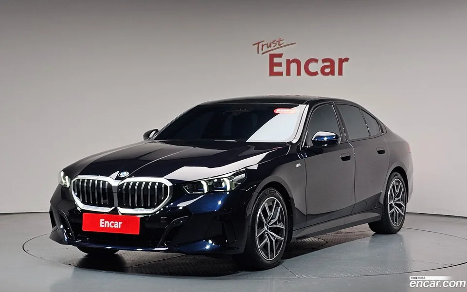 BMW 5 Series 520i M 2024 — photo 1, buy with delivery to Moscow