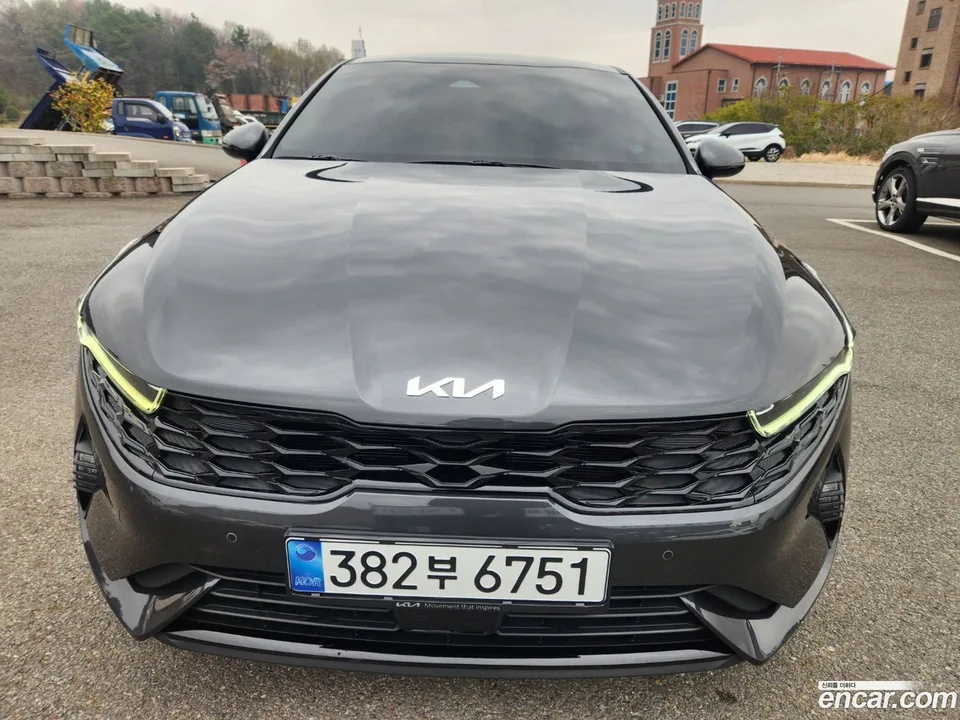 Kia K5 Hybrid 2023