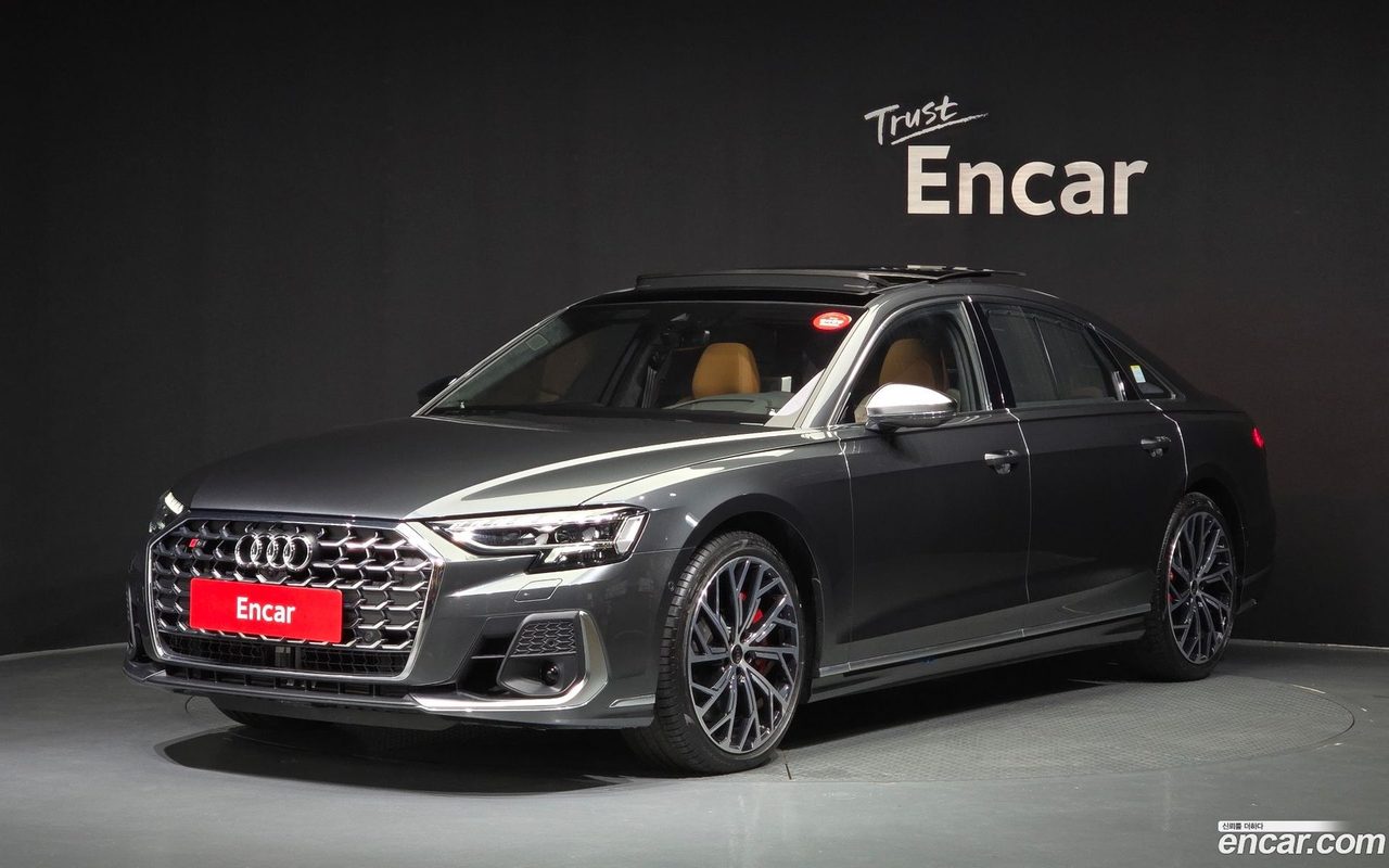 Audi S8 2025