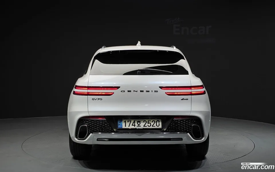 Genesis GV70 2.5T AWD 2023 — thumbnail 4