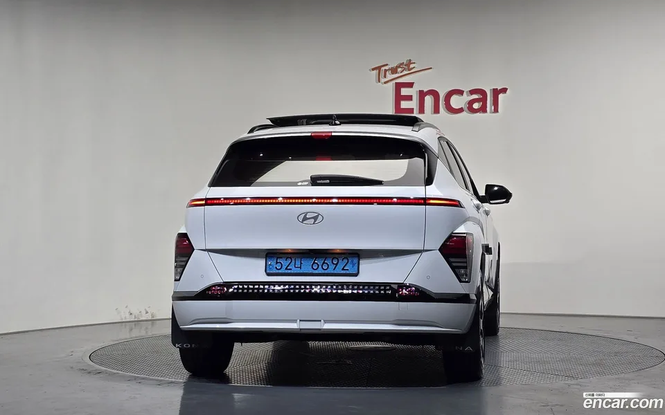Hyundai Kona Electric 2023 — thumbnail 4