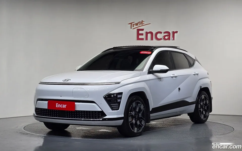 Hyundai Kona Electric 2023 — photo 1, buy with delivery to Moscow