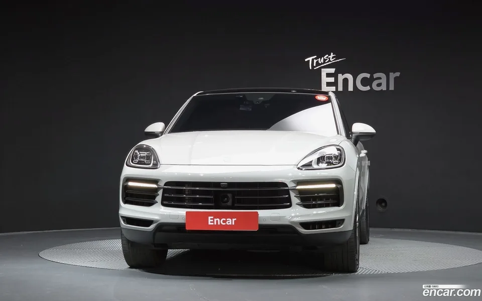 Porsche Cayenne 3.0 E- 2023 — thumbnail 3