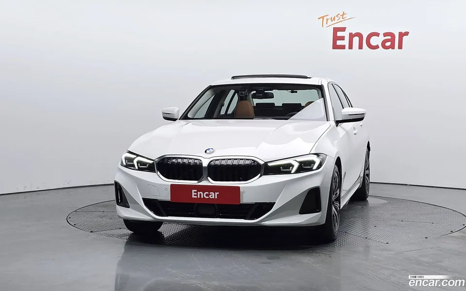 BMW 3 Series 320i 2025 — thumbnail 3