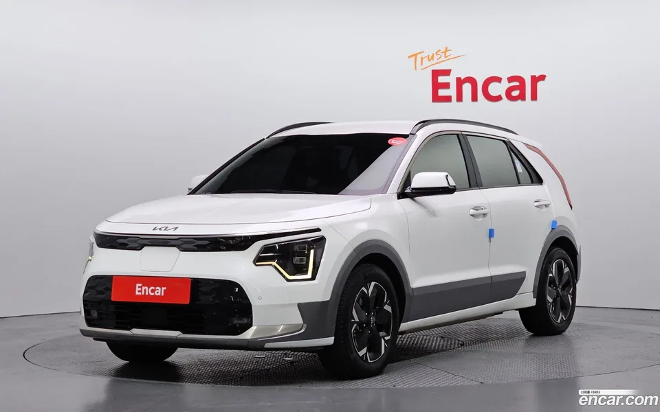 Kia Niro EV 2024 — photo 1, buy with delivery to Moscow