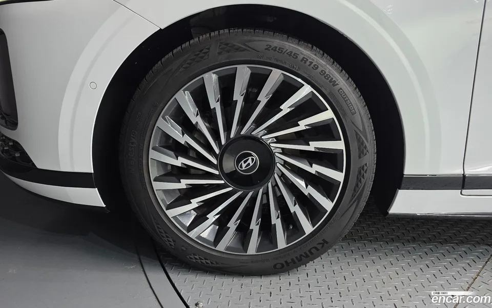Hyundai Grandeur Hybrid 2024 — thumbnail 2