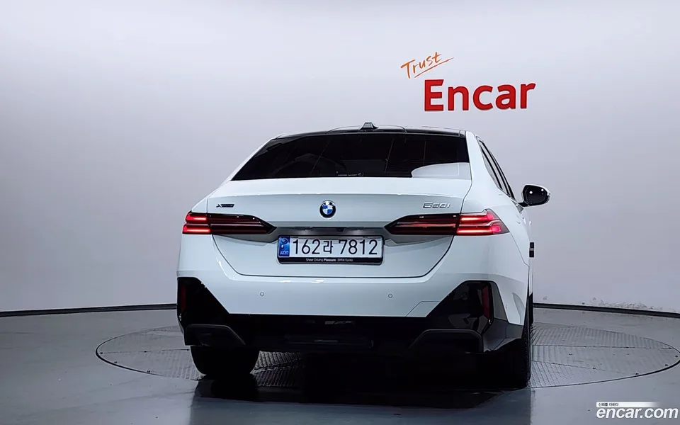 BMW 5 Series 530i xDrive M 2025 — thumbnail 4