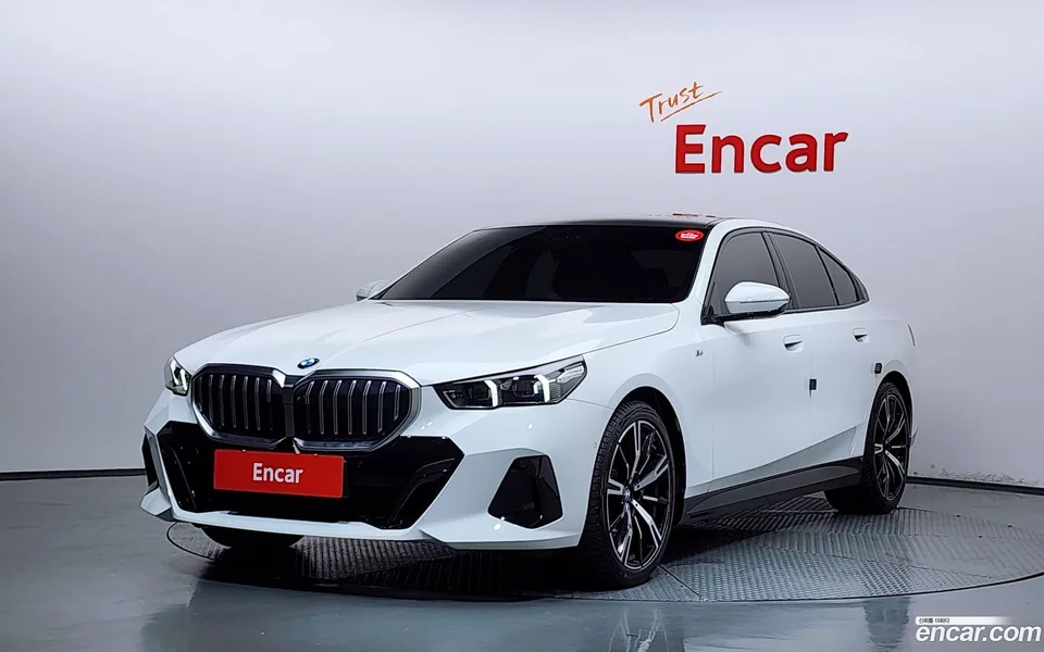 BMW 5 Series 530i xDrive M 2025 — photo 1, buy with delivery to Moscow