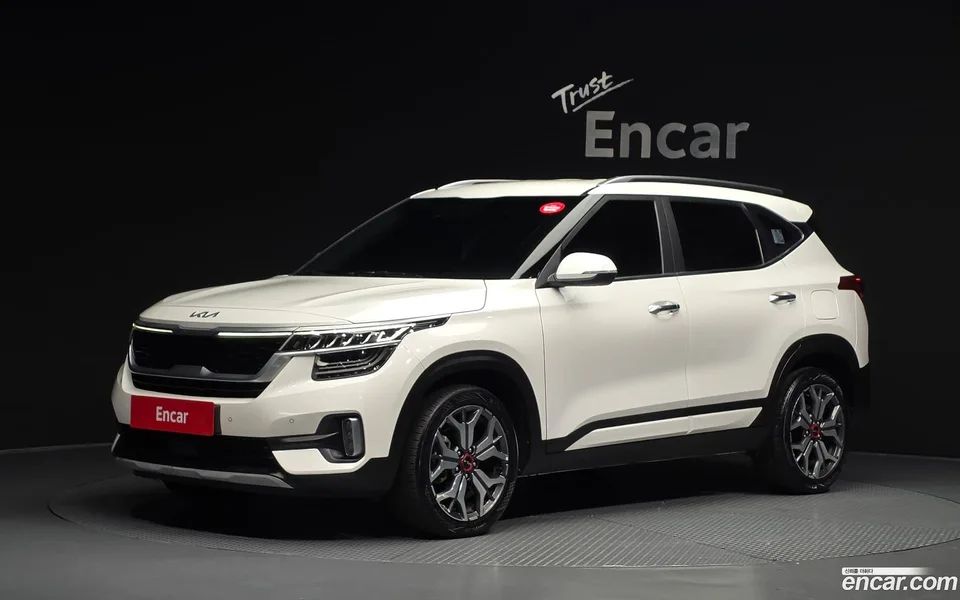 Kia Seltos 1.6 2WD 2022 — photo 1, buy with delivery to Moscow