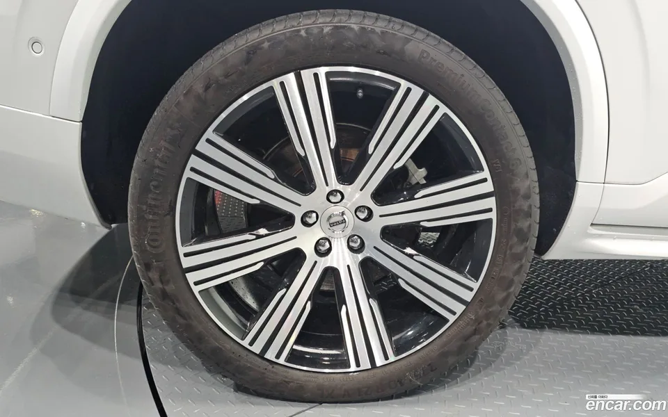 Volvo XC90 T8 2022 — thumbnail 2