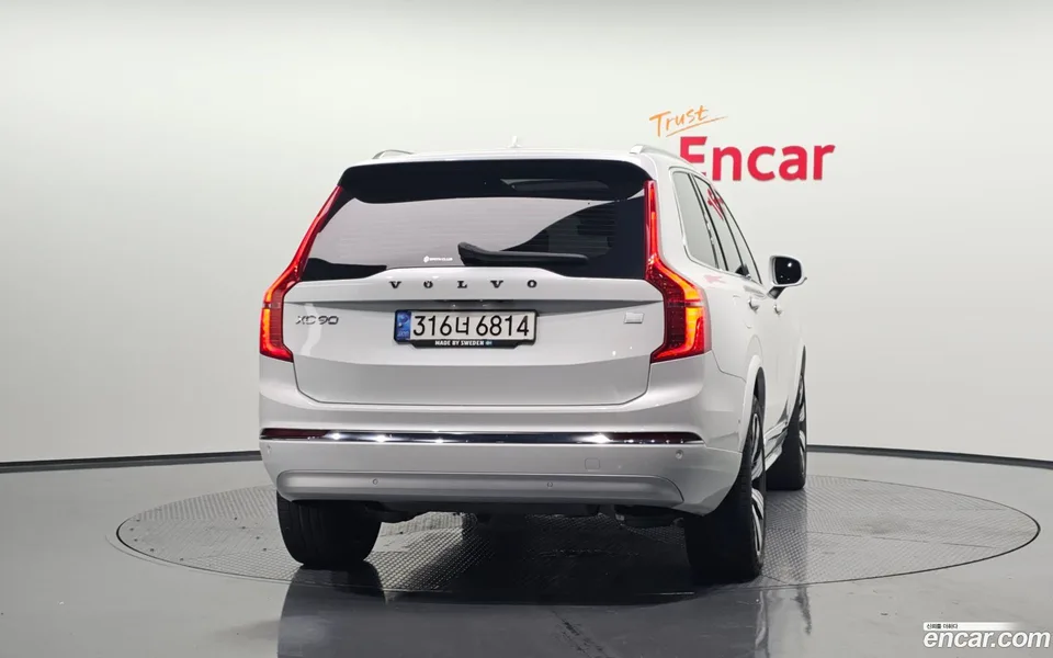 Volvo XC90 T8 2022 — thumbnail 4