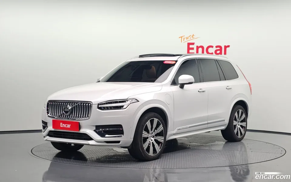 Volvo XC90 T8 2022 — photo 1, buy with delivery to Moscow