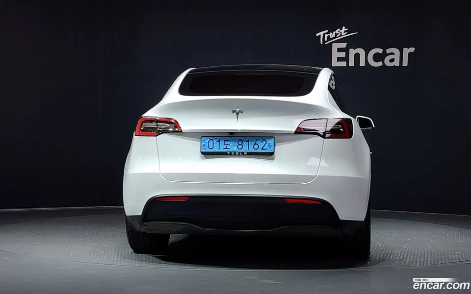 Tesla Model Y RWD 2024 — thumbnail 4