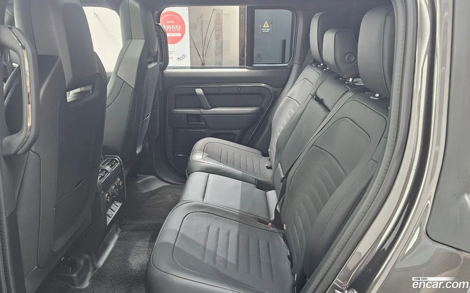 Land Rover Defender 110 P635 2025 — thumbnail 4