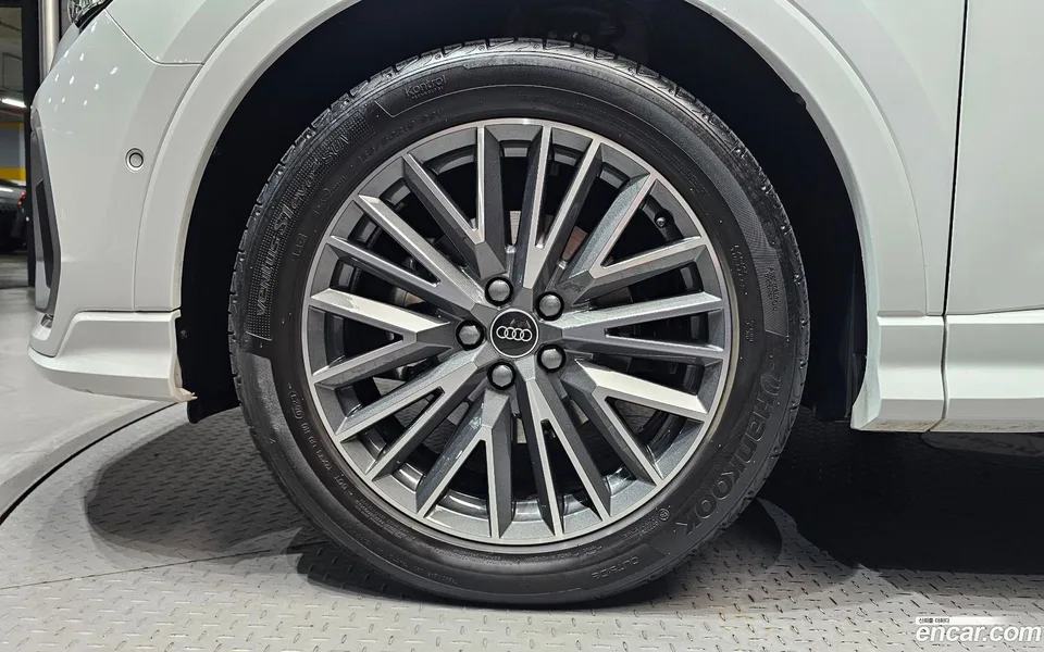 Audi Q3 35 TDI 2023 — thumbnail 2