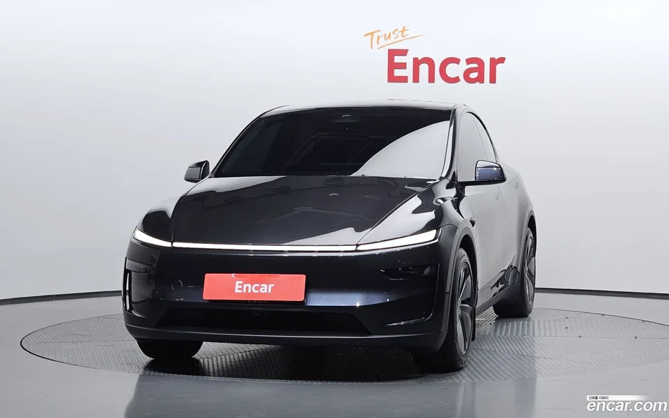 Tesla Model Y RWD 2025 — thumbnail 3