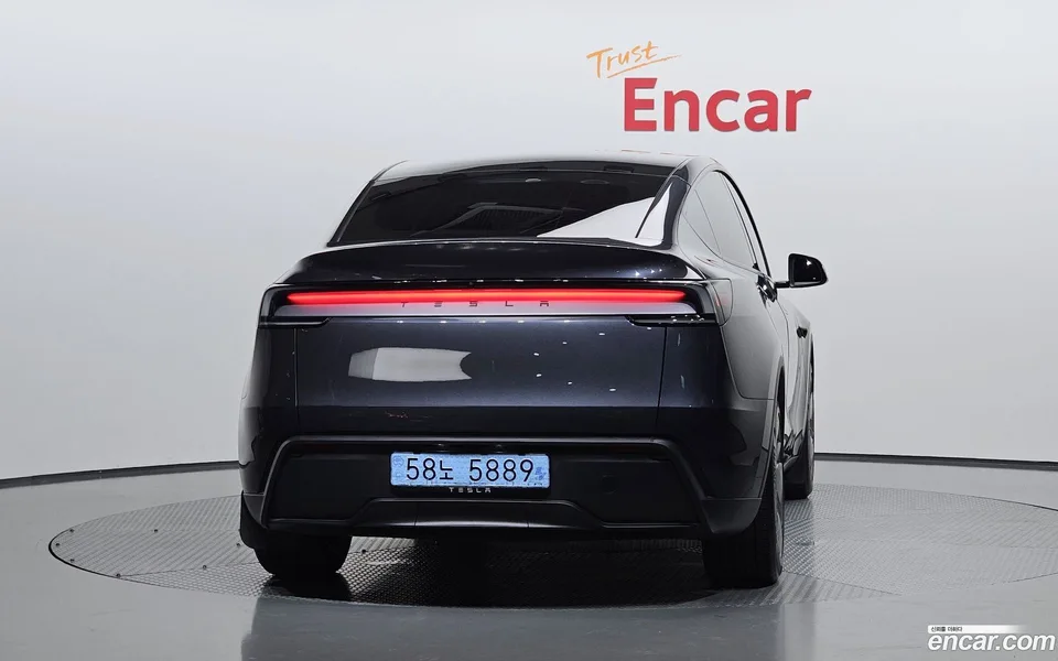 Tesla Model Y RWD 2025 — thumbnail 4