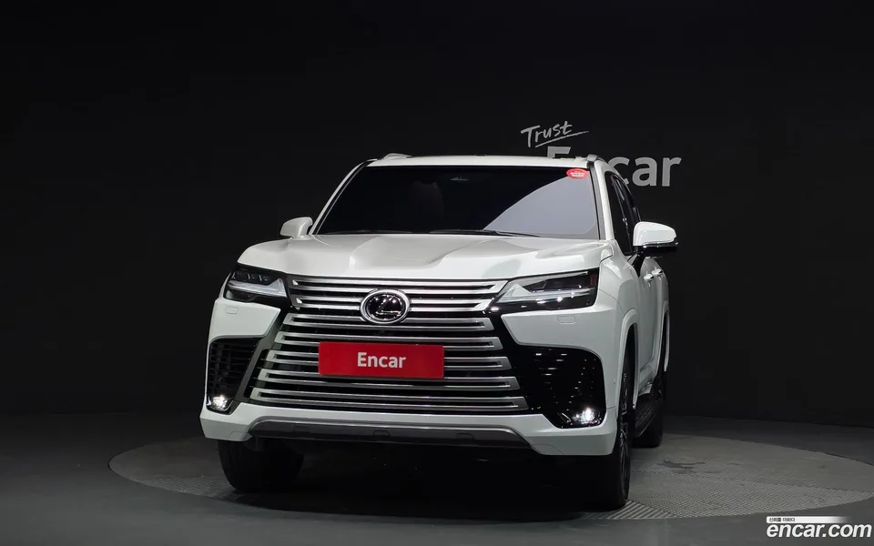 Lexus LX 700h 2025 — thumbnail 3