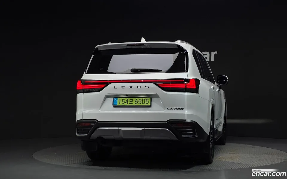 Lexus LX 700h 2025 — thumbnail 4