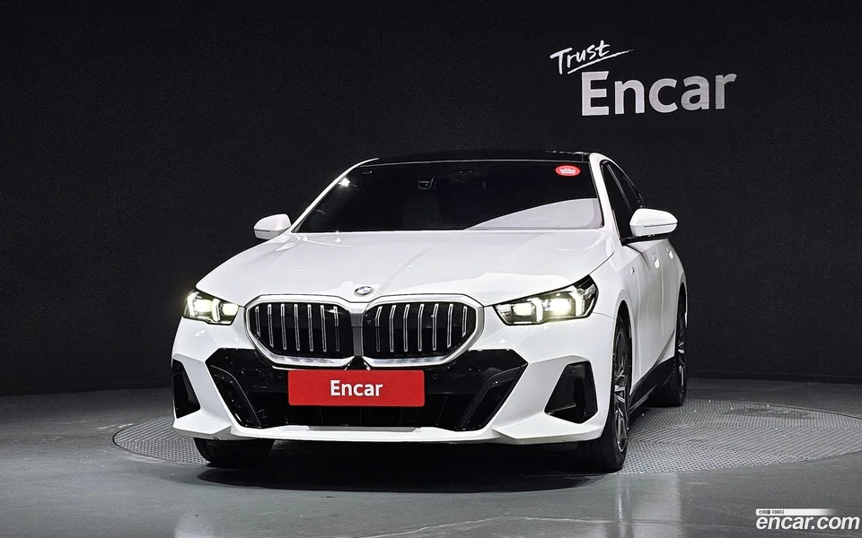 BMW 5 Series 520i M 2024 — миниатюра 3