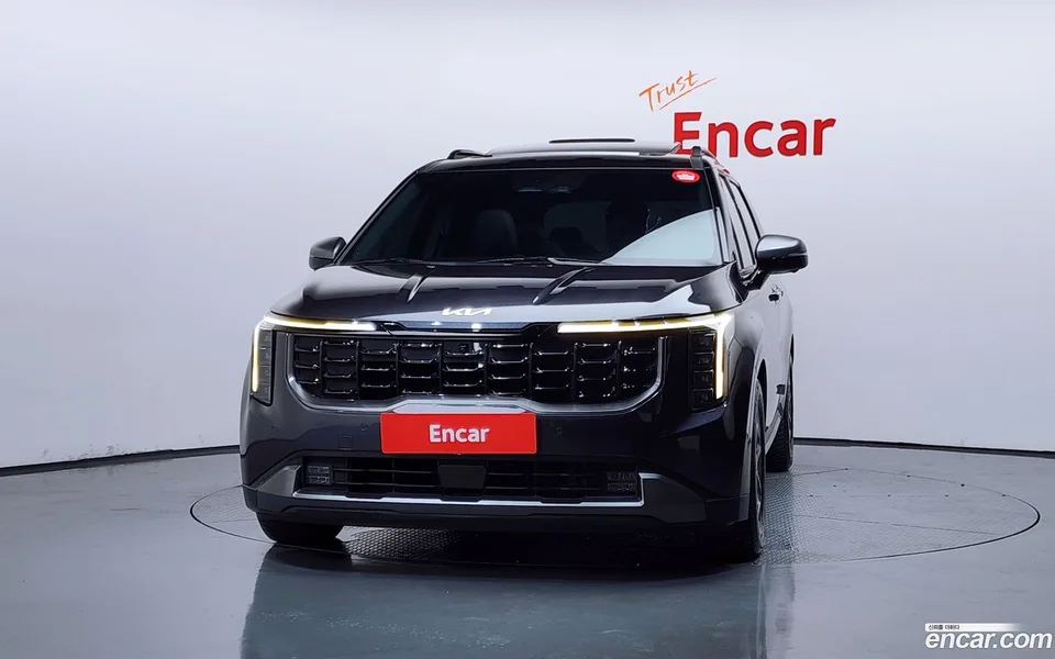Kia Carnival 9 2023 — thumbnail 3
