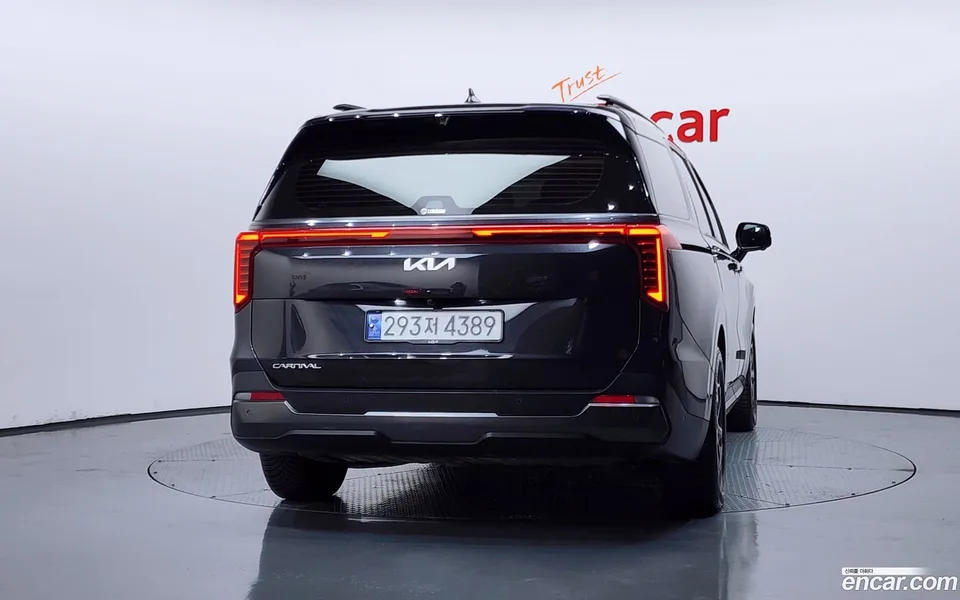Kia Carnival 9 2023 — thumbnail 4