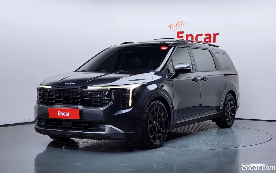 Kia Carnival 9 2023 — photo 1, buy with delivery to Moscow