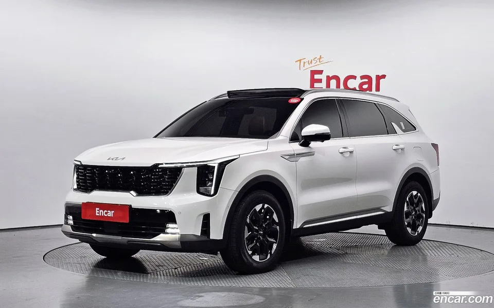 Kia Sorento 2.5T 2WD 2023 — фото 1, купить с доставкой в Москву