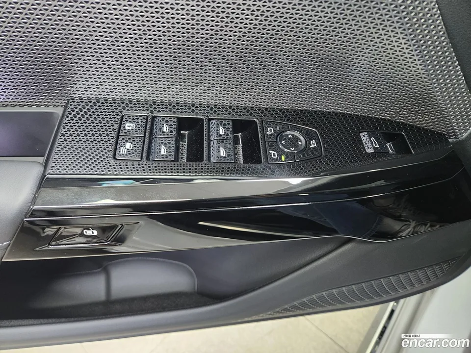 BMW 7 Series 740d xDrive M 2026 — thumbnail 2