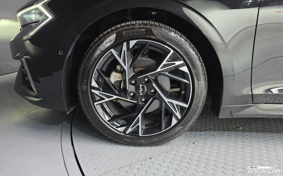 Kia K5 Hybrid 2023 — thumbnail 2
