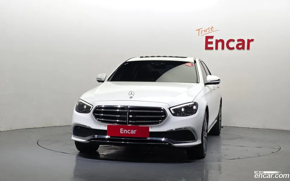 Mercedes-Benz E-Class E350 4MATIC 2023 — thumbnail 3