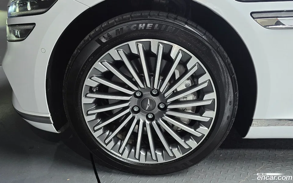 Genesis Electrified G80 e-AWD 2023 — thumbnail 2