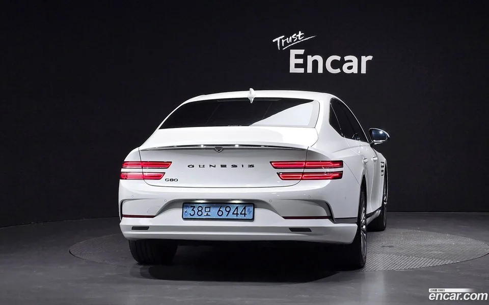 Genesis Electrified G80 e-AWD 2023 — thumbnail 4