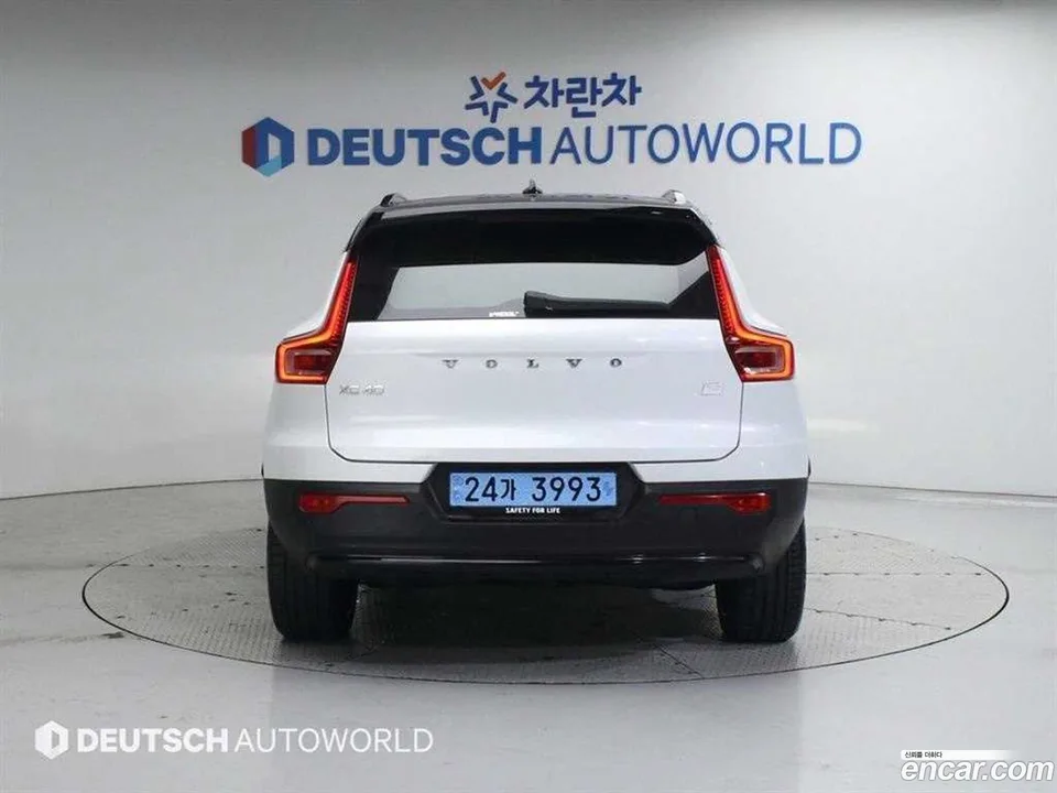 Volvo XC40 Recharge 2024 — thumbnail 4