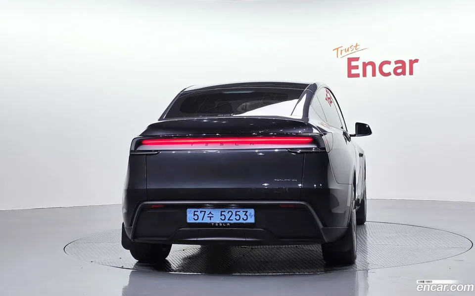 Tesla Model Y RWD 2025 — thumbnail 4