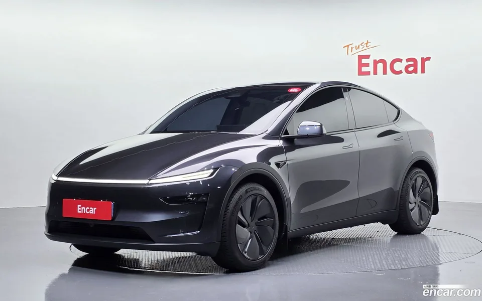 Tesla Model Y RWD 2025 — photo 1, buy with delivery to Moscow