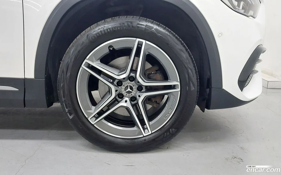 Mercedes-Benz GLA-Class GLA250 4MATIC 2023 — thumbnail 2