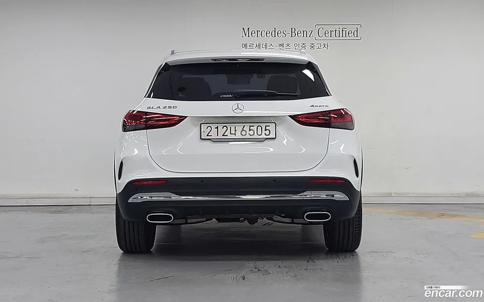 Mercedes-Benz GLA-Class GLA250 4MATIC 2023 — thumbnail 4