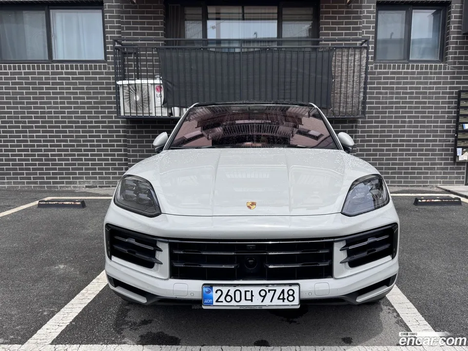 Porsche Cayenne 3.0 E- 2025 — photo 1, buy with delivery to Moscow
