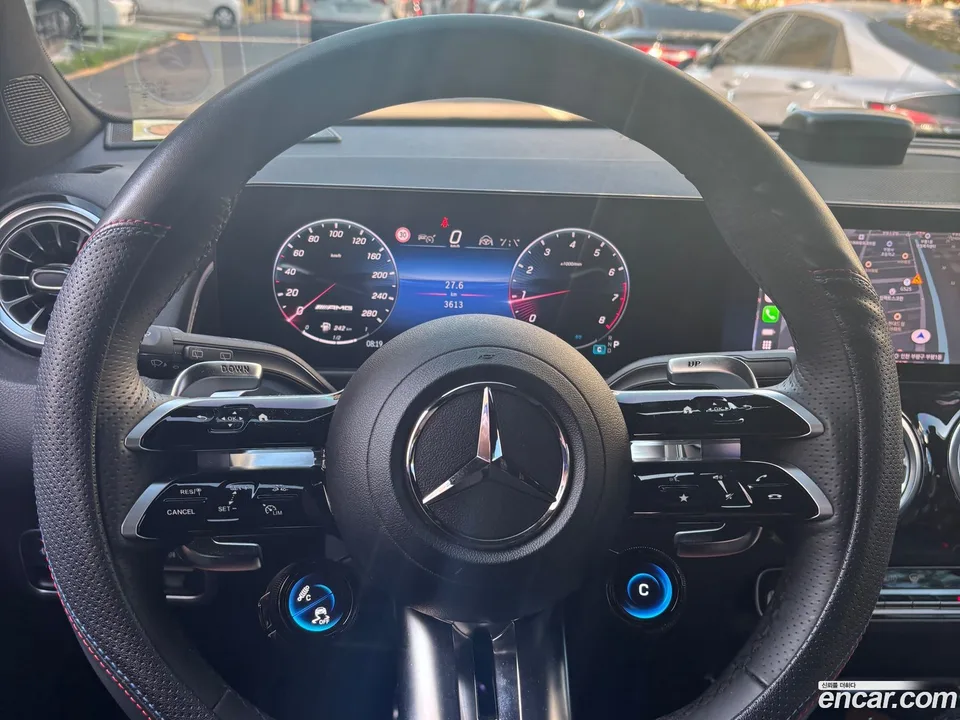 Mercedes-Benz GLB-Class AMG GLB35 4MATIC 2025 — thumbnail 3