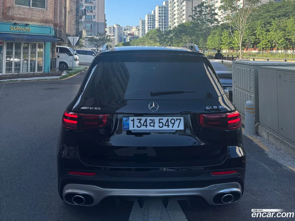 Mercedes-Benz GLB-Class AMG GLB35 4MATIC 2025 — thumbnail 4